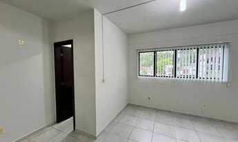 Imagem 4: Sala comercial com 47 m² e 01 banheiro