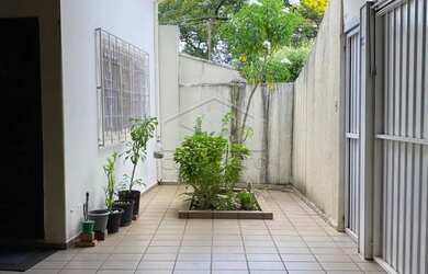 Imagem 4: CASA COM SOBRADO E ÁREA GOURMET !!