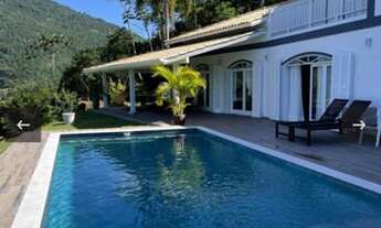 Imagem: Sítio com uma casa estilo europeu (Neo