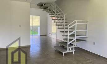 Imagem 3: RÍO VERMELHO*Casa DUPLEX, para venda possui 104 metros quadrados com 2 quartos