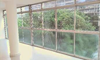 Imagem: Apartamento ao lado do metrô, com 3 dormitórios