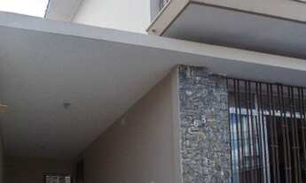 Imagem 2: A Fantástica casa de Mirandópolis, no coração da praça da árvore- SP