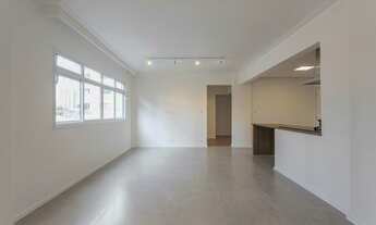 Imagem 3: Apartamento reformado com 94m² de área útil, com 3 dormitórios sendo 1 suíte, 2 vagas