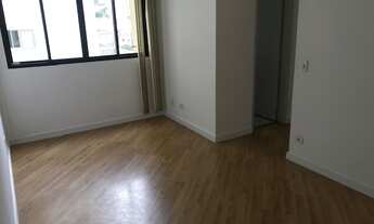 Imagem 2: Apartamento com 2 dormitórios, ideal para 1 pessoa ou casal, prédio com piscina e lazer