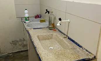 Imagem 2: Aluga-se casa tipo kit net , 5 minutos andando pra o shopping Caruaru