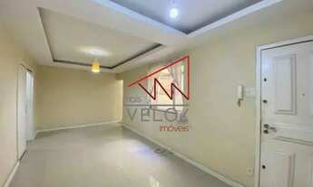 Imagem 2: Varanda com vista verde, area de serviço e dois quartos