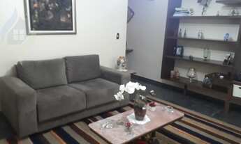 Imagem 2: Sobrado para venda com 200 metros quadrados com 3 quartos