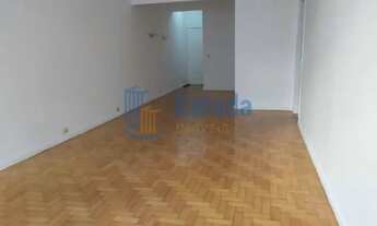 Imagem 3: Apartamento para venda possui 130 metros quadrados com 3 quartos em Copacabana - Rio de Ja