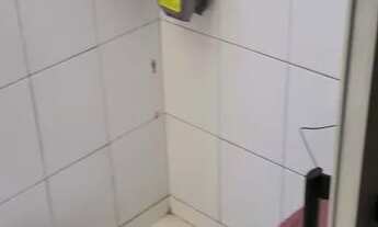 Imagem 7: Apartamento muito bem localizado, perto de avenidas importantes, reformado, taco moderno