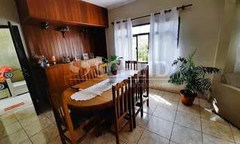 Imagem: 06 dormitórios e 04 vagas