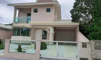 Imagem 2: Casa em Condomínio com 4 quartos/dormitórios no bairro Praia de Fora, em Palhoça- SC