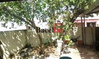 Imagem: Casa de rua Duplex / Residencial / Pilares