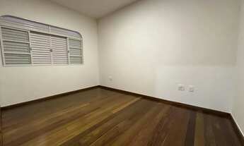 Imagem 6: Linda Casa a venda no Bairro Santa Mônica com piscina