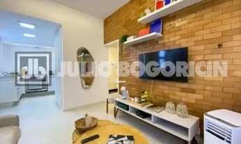 Imagem 2: Apartamento de 2 quartos à venda no Leblon, Reformadissimo, 1 vaga, na Venâncio Flores