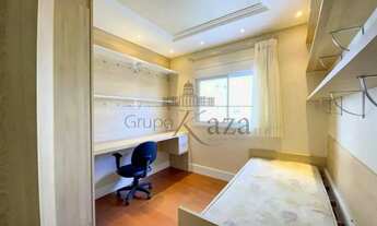 Imagem 7: Imóvel para aluguel possui 259 metros quadrados com 4 quartos