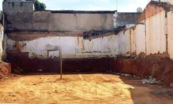 Imagem: Terreno/Lote em Montes Claros, no bairro