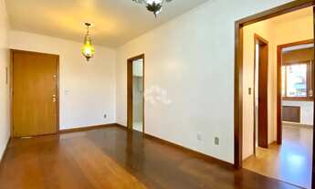 Imagem 7: Apartamento de 2 dormitórios com sacada integrada e churrasqueira com vaga coberta no bair