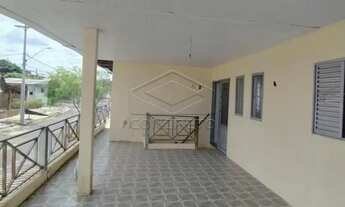 Imagem 3: 02 residências com 02 dormitórios + Salão com banheiro