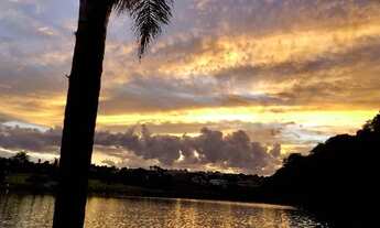 Imagem: Suíte em condomínio de alto padrão