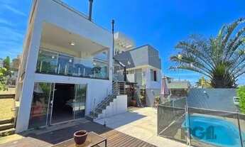 Imagem 2: Casa em Porto Alegre, no bairro Aberta dos Morros, com 3 dormitório(s), e 3 banh