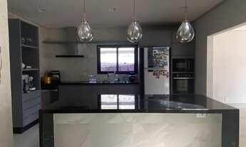 Imagem 3: Lindo sobrado em lote de 720m2