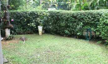 Imagem 5: Casa de Alto Padrão em Condomínio - com 4 quartos sendo 2 suítes e Sala com Lareira