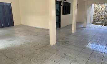 Imagem 4: Área construída aproximadamente 430 m2, com 4/4 sendo 2 suítes e 2 semi suítes, hiper vent