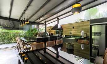 Imagem 2: Apartamento 223 metros quadrados, 3 quartos sendo 2 suites, 5 banheiros e 3 vagas de garag