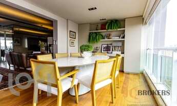 Imagem 5: Apartamento com 151 m² de área útil, 3 dormitórios sendo 3 suítes, Lavabo, Living, Varanda