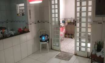 Imagem 3: Casa para aluguel possui 360 metros quadrados com 4 quartos