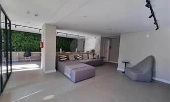 Imagem 4: Stúdio em Frente a PUC