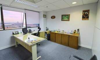 Imagem 2: Sala para venda tem 202 metros quadrados em Centro Histórico - Porto Alegre - RS