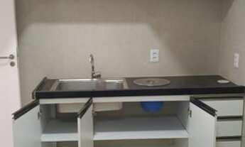 Imagem 5: 500m da praia!! Alugo 2qts + dependência. Todo reformado com armários novos. TOP