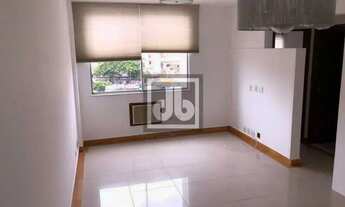 Imagem: LINDO APARTAMENTO,TOTALMENTE REFORMADO,DESOCUPADO,PRÓXIMO