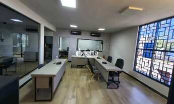 Imagem 2: Casa comercial TOTALMENTE MOBILIADA com 9 salas disponível para locação no bairro Segismun