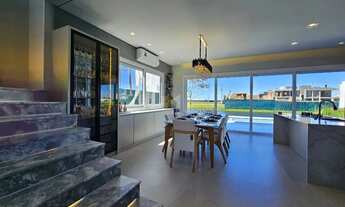 Imagem 3: Casa com 5 dormitórios beira lago decorada no Condomínio Zen em Xangri-Lá