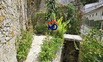 Imagem 7: Casa duplex, bem localizada, 4 quartos, 5 vagas cobertas, silenciosa, ajardinada