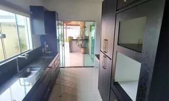 Imagem 1: Ainda disponível : 4 suítes todos com ar (6 banheiros) a casa toda com armários