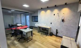 Imagem 6: Casa comercial TOTALMENTE MOBILIADA com 9 salas disponível para locação no bairro Segismun