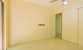 Imagem 3: Apartamento de 2 dormitórios com sacada e ótima iluminação