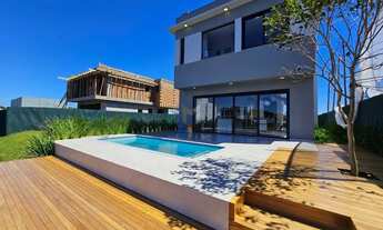 Imagem 2: Casa com 5 dormitórios beira lago decorada no Condomínio Zen em Xangri-Lá