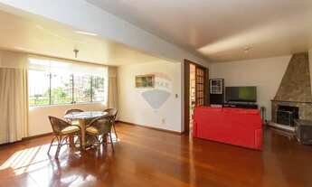 Imagem 3: Casa Ampla, Iluminada e com Terreno Espaçoso!