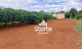 Imagem 2: Chácara com 2 dormitórios à venda, 2000 m² por R$ 240.000,00 - Zona Rural - Uberlândia/MG