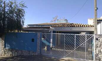 Imagem: Casa de 3 quartos no Parque das Laranjeiras