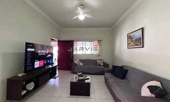 Imagem 3: Vendo casa com 3 quartos e amplo quintal - R$ 700.000,00