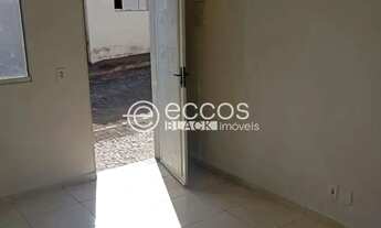 Imagem 2: Casa em condomínio para aluguel, 2 quartos, 1 vaga, Chácaras Tubalina e Quartel - Uberlând