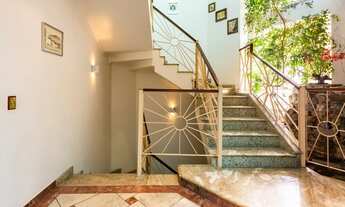 Imagem 5: Luxuoso Sobrado de 464m², próximo ao Hospital Ruben Berta