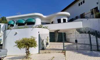 Imagem: Sobrado para venda tem 390 metros quadrados