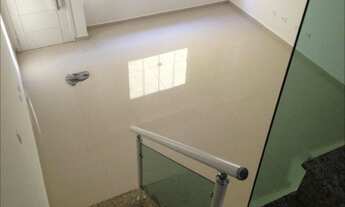 Imagem 4: Casa de condomínio sobrado possui 160 m2 com 3 suítes, churrasqueira, 3 vagas, aceita per