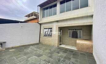 Imagem: Casa independente com terraço